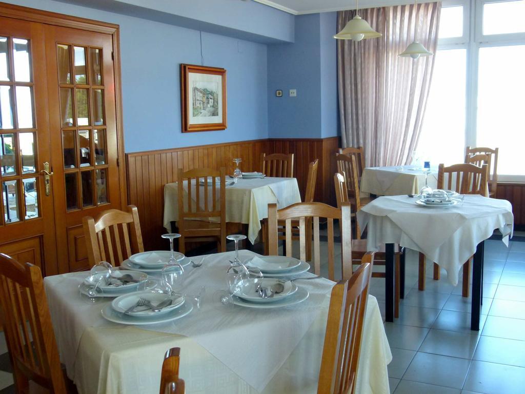 Hostal Chiquin Tapia De Casariego Buitenkant foto